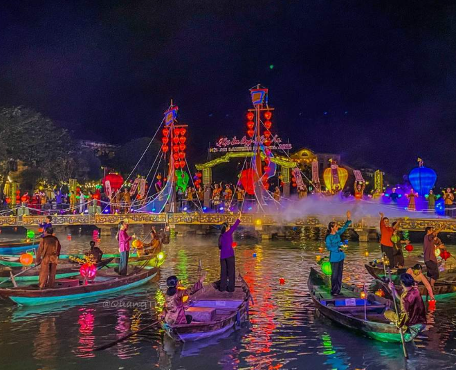 會安傳統水燈祈福