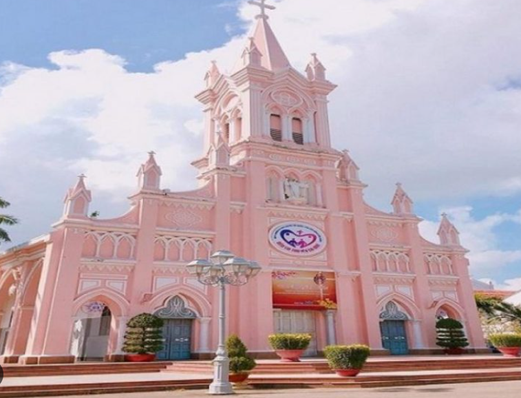 峴港粉紅大教堂