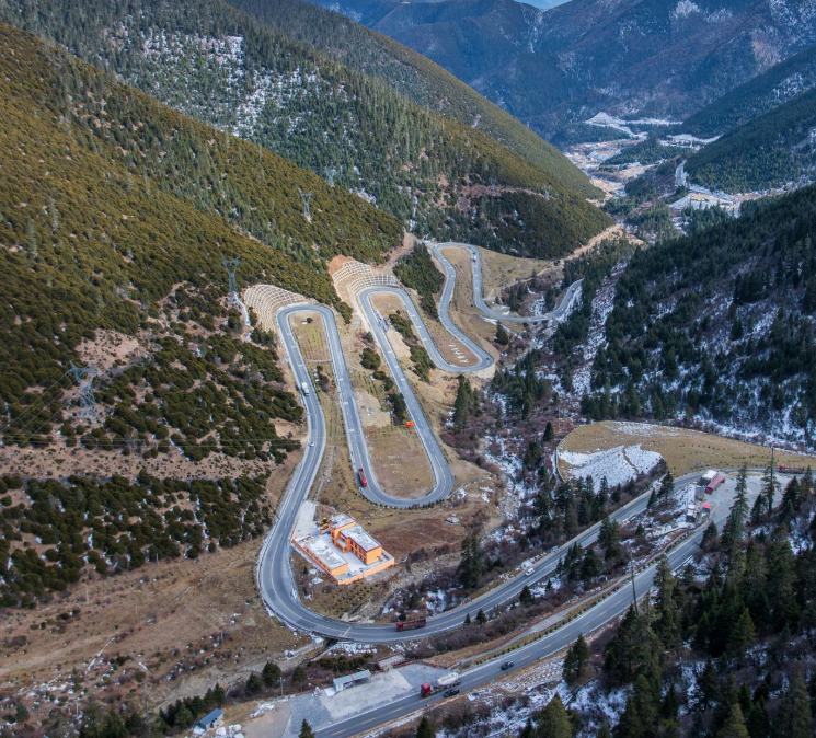 天路十八灣觀景台