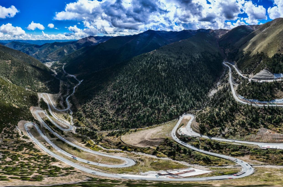 天路十八灣觀景台